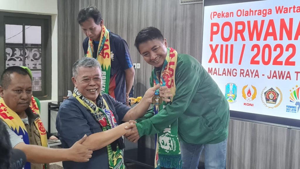 Kusnadi Bangga Prestasi Kontingen PWI Jatim di Porwanas XIII 20 20221126 165943 42