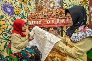 Batik Okra 768x513 1