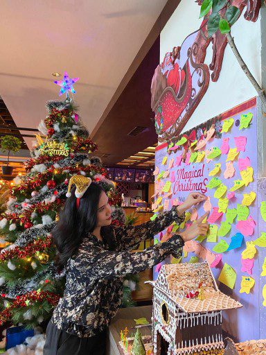 Jelang Natal dan Tahun Baru, Wall Of Wish Hadir di Luminor Hotel Jemursari Surabaya 20 IMG 20221222
