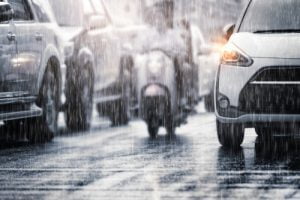 Ilustrasi Merawat Mobil Saat Musim Hujan