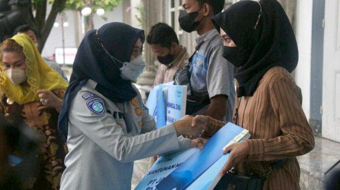 Jasa Raharja telah menyerahkan santunan di Magetan Jatim