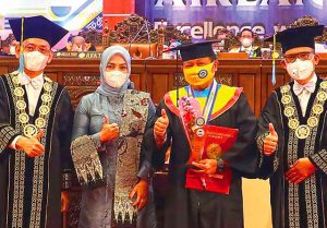 kapolda jatim wisuda