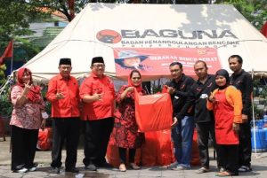 pdip jatim 230123 bagi bagi makanan 1 copy 502x337