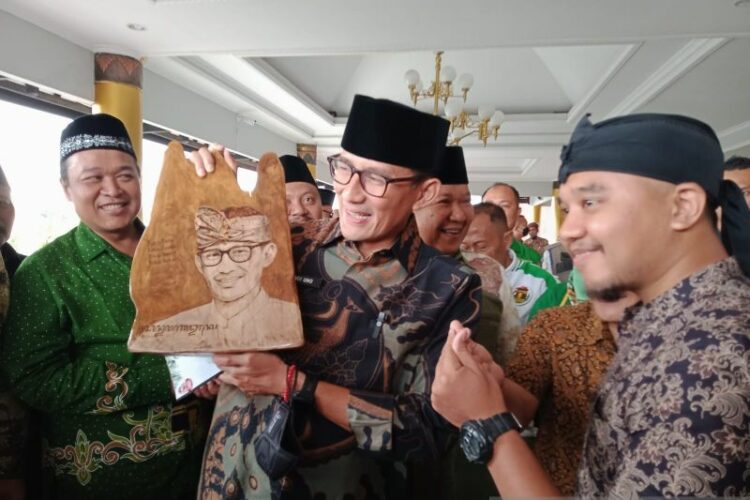 sandiaga batik jember antara 750x500 1
