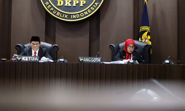 Dugaan Kecurangan Verifikasi Parpol, DKPP Akan Periksa Anggota KPU 20 DKPP Sidang Kode Etik Panwas Dery Ridwansah 4 750x450 1