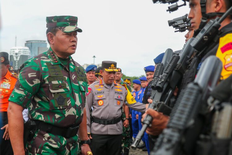 Panglima TNI Pastikan Tak Ada Penyanderaan Pilot Susi Air 20 Kapolri Jenderal Pol Listyo Sigit Prabowo Dan Panglima TNI Laksamana TNI Yudo Margono Miftahul Hayat 2 750x500 1