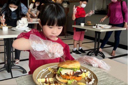 La Lisa Hotel Surabaya Ajak Anak Adu Kratifitas di Kids & Mom Cooking Class 20 Screenshot 2023 02 08 20 50 00