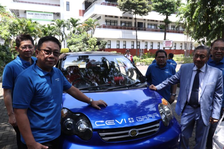 Mobil Listrik Cevi C1 Sambut Dies Natalis Ubaya 55 Tahun 20 6 768x512 1
