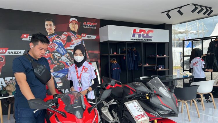 AHM WSBK 04 750x422 1