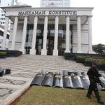 JKT PENGAMANAN GEDUNG MK JELANG SIDANG PUTUSAN PHPU MIFTAHULHAYAT 2 750x500 1