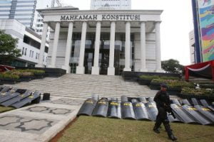 JKT PENGAMANAN GEDUNG MK JELANG SIDANG PUTUSAN PHPU MIFTAHULHAYAT 2 750x500 1