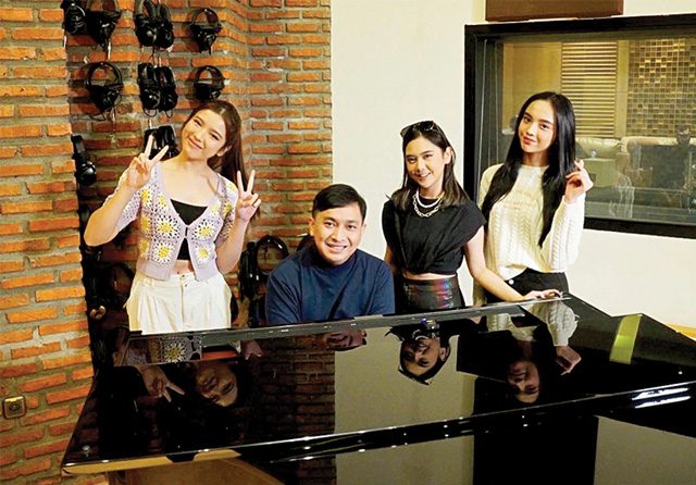 Yovie Widianto Rilis Ulang Lagu Menyesal Bareng Lyodra, Tiara, dan Ziva 20 Yovie Widianto