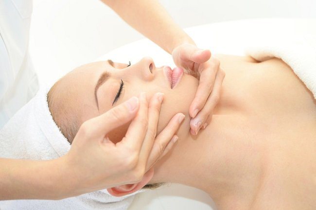 Berapa Kali Sebaiknya Lakukan Facial Wajah? 20 risiko efek samping facial wajah yang perlu diketahui