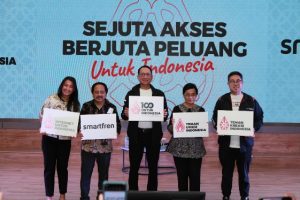 SmartfrenmeluncurkanGerakan100untukIndonesia 2 copy 1404x936 copy 561x374