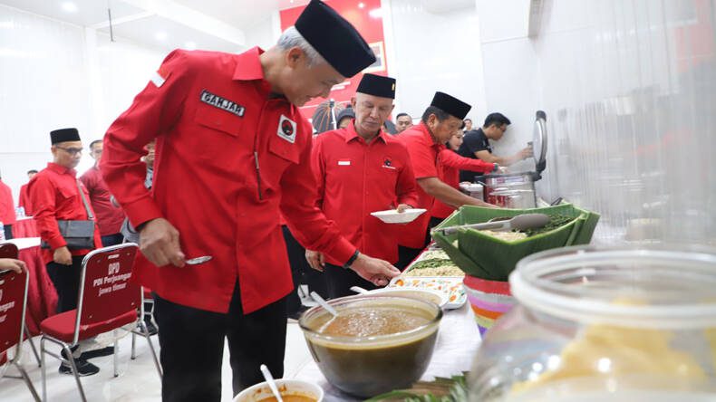 Tetap Jadi Barometer Nasional, PDI Perjuangan Jatim Siapkan Jurus Andalan di Pilpres 2024 20 pdip jatim 230506 sarapan rawon dpd 1