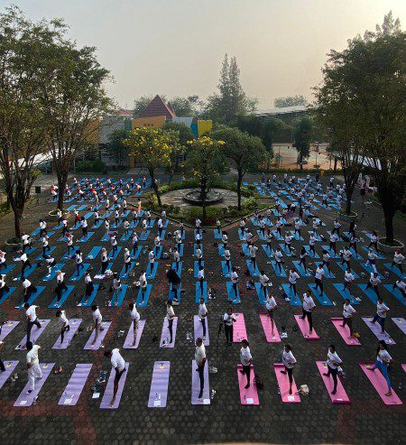 Indian Association Surabaya Selenggarakan International Day of Yoga Event 2023 di Singapore National Academy 20 IMG 20230625