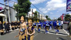 Parade busana daerah di kawasan Kayutangan HUT Kota Malang