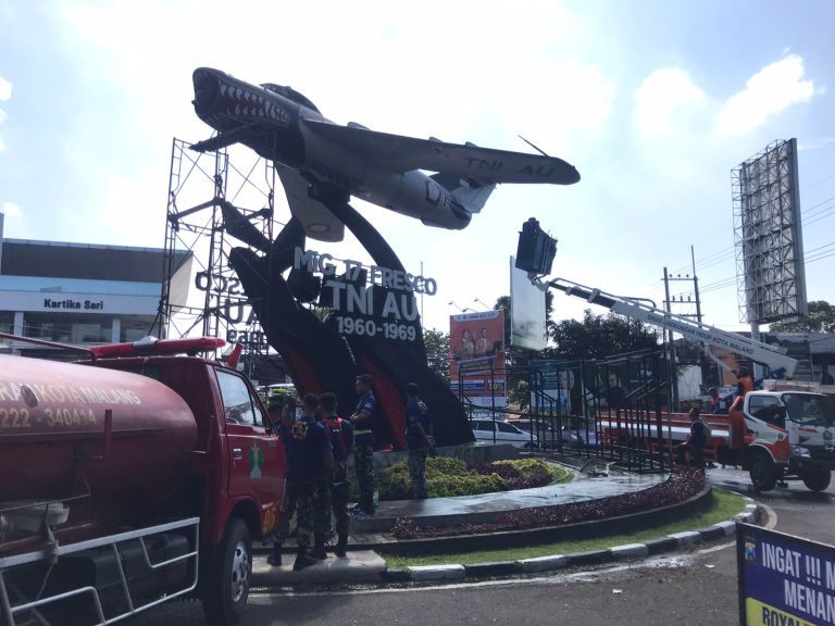 monumen pesawat