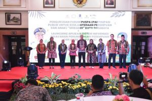 Wali Kota Eri Kukuhkan Forum Puspa Srikandi Surabaya, Cara Pemkot Surabaya Cegah Tafficking 20 pemkot Surabaya kukuhkan Puspa Srikandi