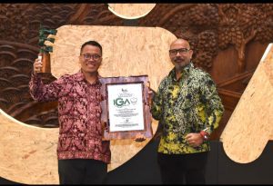 smartfren raih penghargaan