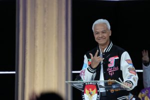 Ganjar modis dengan jaket