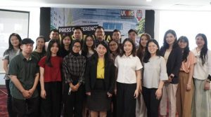 Wisudawan Unggul Semester Gasal 2023/2024 Torehkan Prestasi Banggakan UKWMS 20 IMG 20240323 WA0021 800x445 1