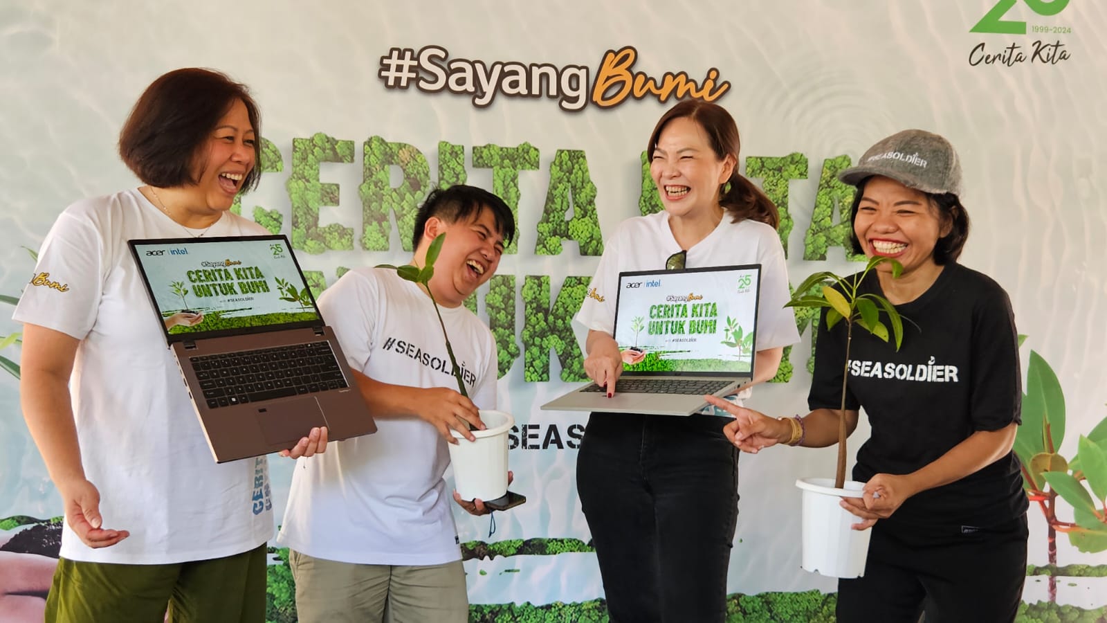 Peduli Lingkungan Acer Indonesia Tanam 1.000 Bibit Mangrove di Wonorejo 20 Acer Indonesia tanam pohon