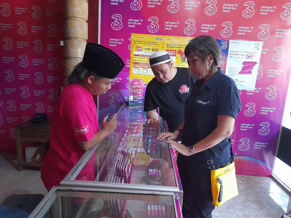 Tri Hadirkan 3Kiosk Guna Memudahkan Akses Pelanggan dan Calon Pelanggan di Madura 20 Tri di Madura