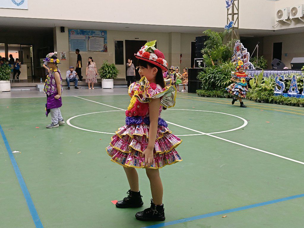 Tutup Tahun Ajaran 2023-2024 Siswa Santa Clara Surabaya Tunjukkan Bakat dan Minat Lewat Pentas Seni 20 Santa Clara event