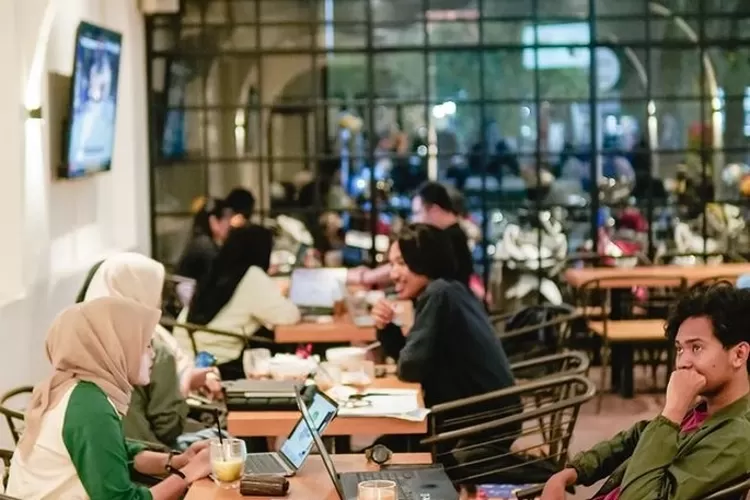 Berikut Tempat Nongkrong Asik 24 Jam di Kota Surabaya 20 cafe