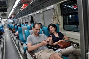 penumpang kereta api