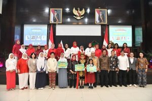 DWP Setkab serahkan beasiswa