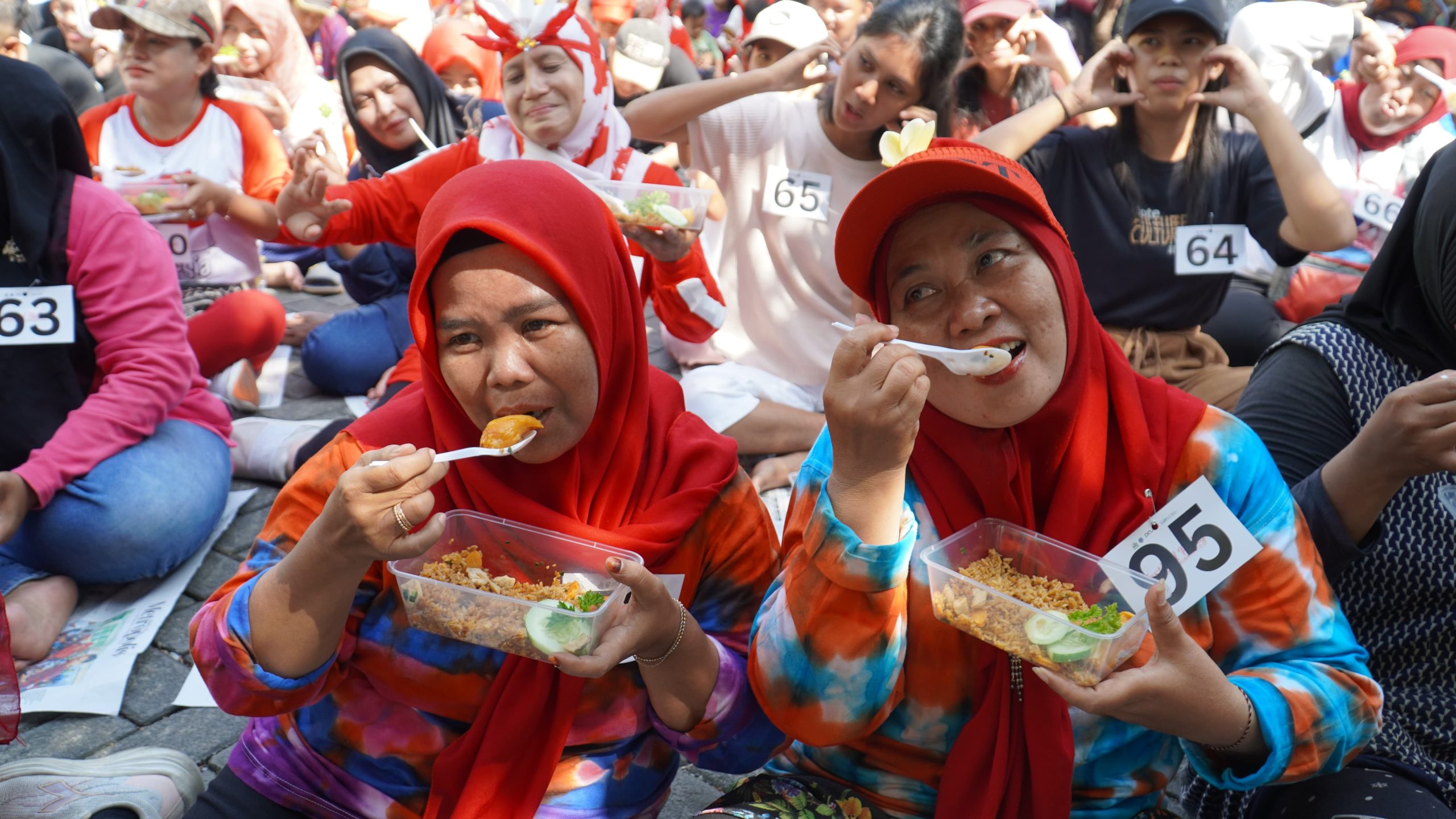 Bazar UMKM Siwalankerto Hasil Binaan PCU Meriahkan Festival Rakyat 20 IMG 20240804 WA0009 scaled