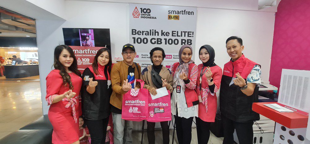 HPN, Smartfren Berikan Hadiah untuk Pelanggan Setia di Surabaya 20 HPN Smartfren