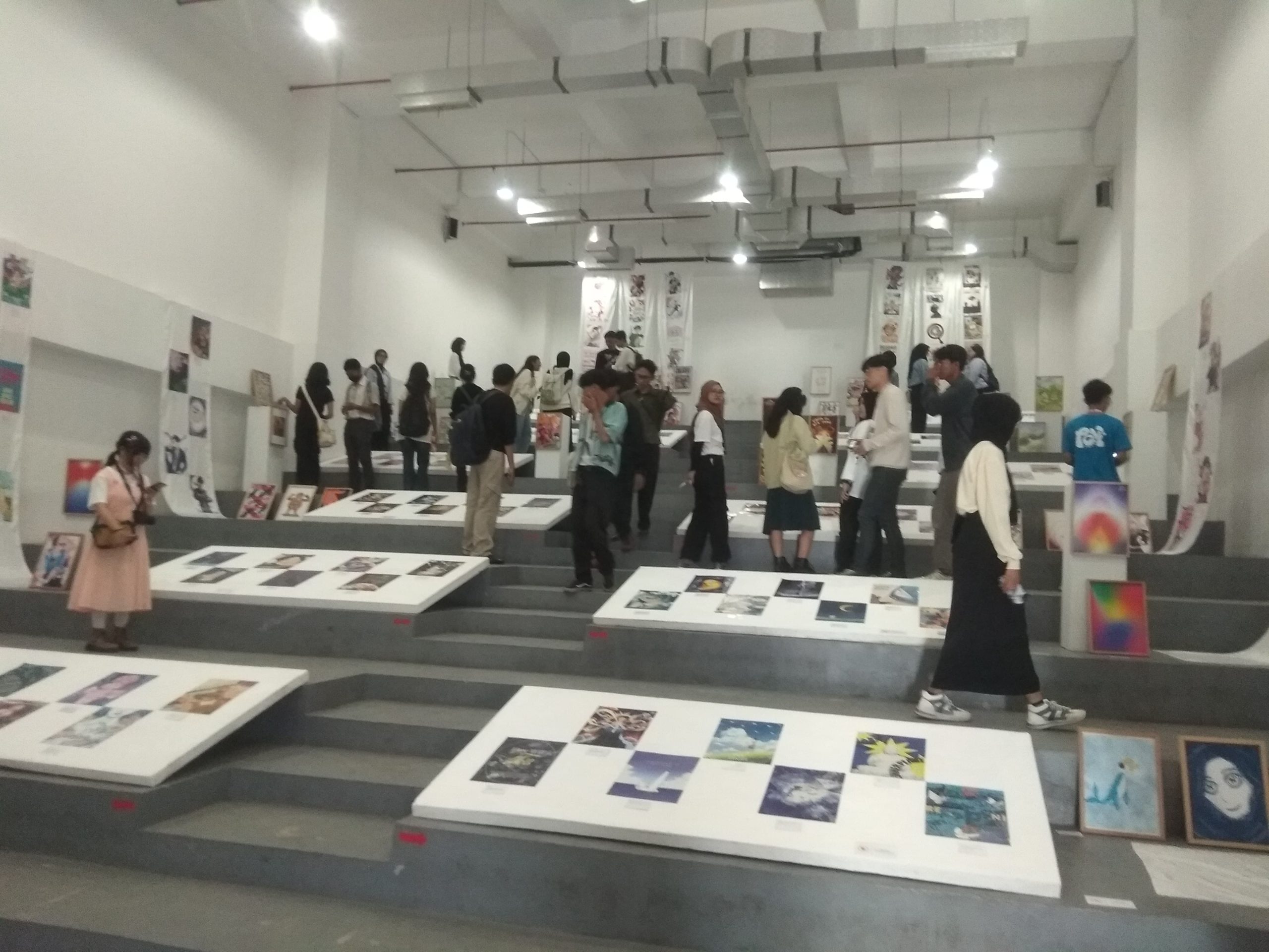DKV Universitas Negeri Malang Gelar Eksibisi Poster Internasional di Kota Malang 20 20241024 DKV UNM scaled