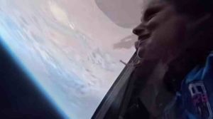 Katty Perry ke Bulan