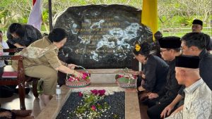 Megawati Nyekar di Blitar