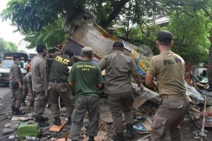 penertiban bangunan liar