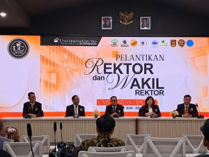 Universitas Ciputra Lantik Rektor Baru Masa Bakti 2025–2029 23 Pelantikan Rektor UC