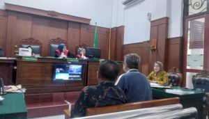 sidang kasus KDRT anggota DPRD Jatim Benny Kristinto 700x400 1