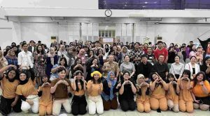 Surabaya Korean Center Gelar Korean Fest 2025 39 Foto Bersama seluruh Panitia dan juga Peserta dari Korean Fest 2025 800x445 1