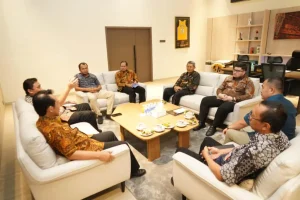 Mas Dhito Sambut Baik Sosialisasi Program Rumah Subsidi Bagi Masyarakat di Kabupaten Kediri 38 Mas Dhito pertemuan MBR