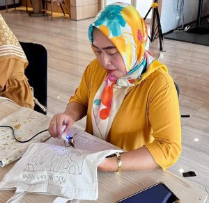 Mbatik di Dafam Siganture