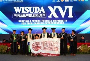 Wisuda XVI UC Surabaya