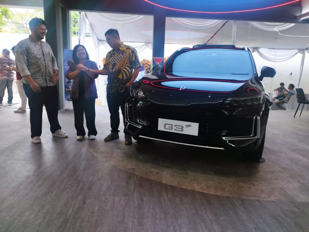 Showroom Polytron EV
