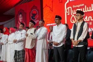Said Abdullah bersama seluruh Pengurus DPD PDI Perjuangan Jawa Timur saat peringatan Nuzulul Quran di Surabaya