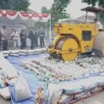 musnahkan rokok dan iras ilegal