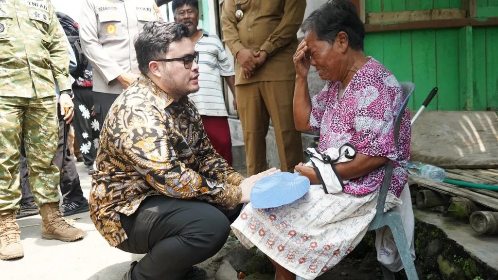 Mas Dhito beri beasiswa