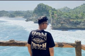 Keindahan Pantai Batu Bengkung