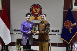 KPPU OJK